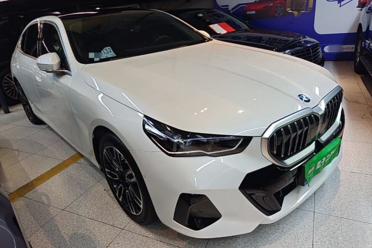 Used BMW 5 Series 2026 530Li Leading M Sport Package Front Right 45 Deg