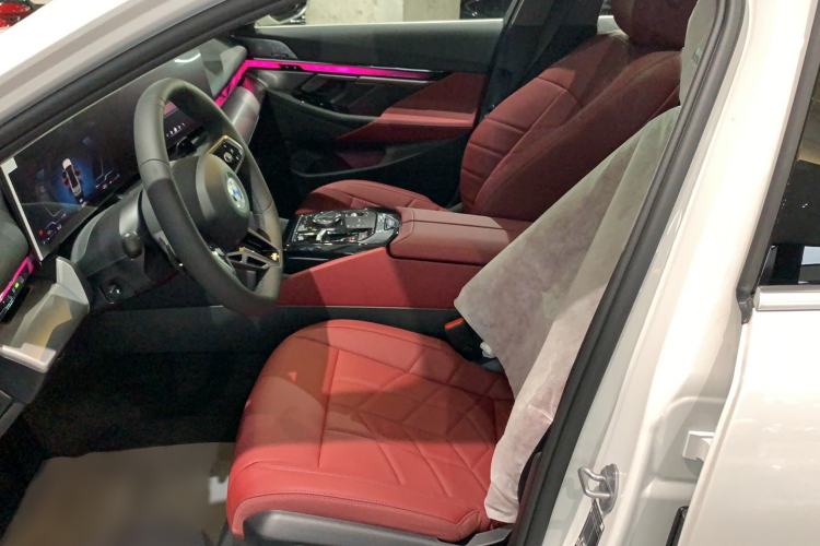 Used BMW 5 Series 2026 530Li Leading M Sport Package Interior 2