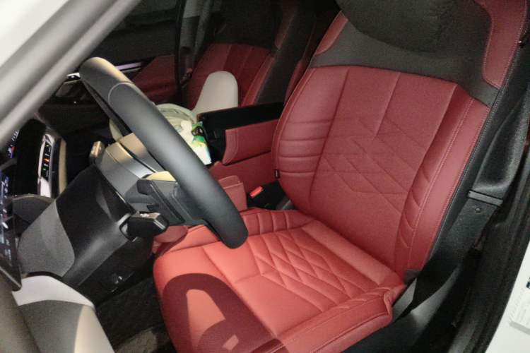 Used BMW 5 Series 2026 530Li Leading M Sport Package Left Front Seat