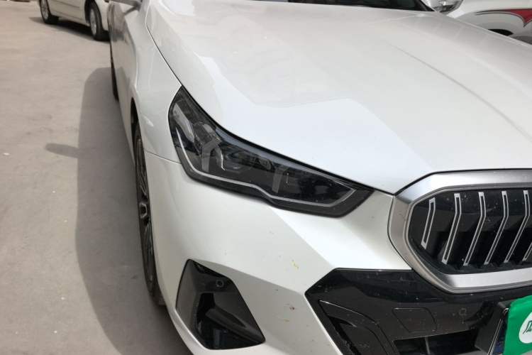 Used BMW 5 Series 2026 530Li Leading M Sport Package Right Front Headlight