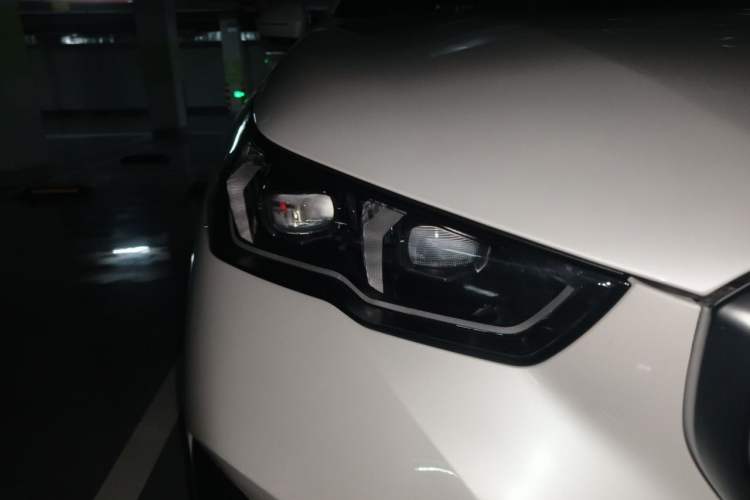 Used BMW 5 Series 2026 530Li Leading M Sport Package Right Front Headlight