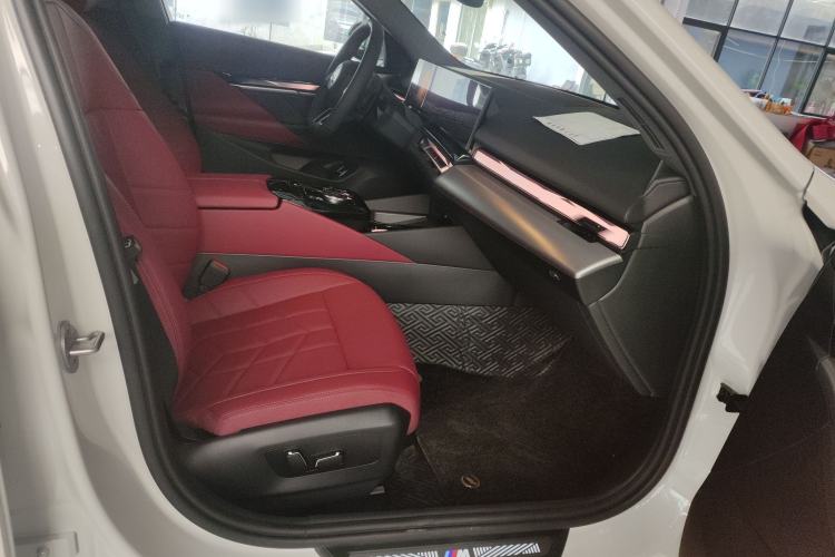 Used BMW 5 Series 2026 530Li Leading M Sport Package Right Front Seat