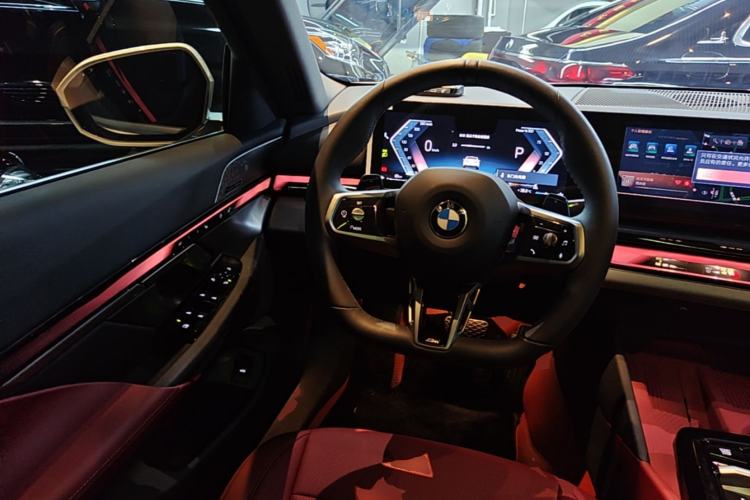 Used BMW 5 Series 2026 530Li Leading M Sport Package Steering Wheel