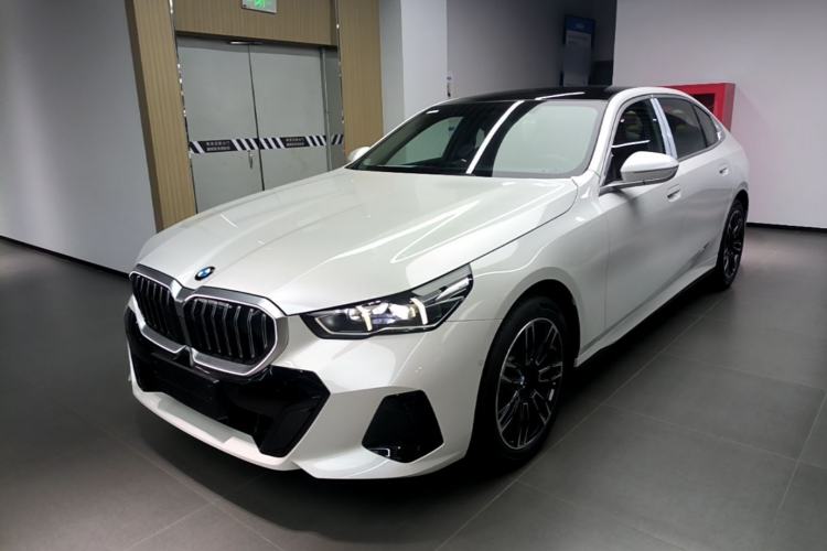 BMW 5 Series 2026 525Li M Sport Package