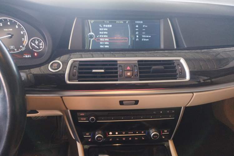 Used BMW 5 Series GT 2010 535i Luxury Edition Audio And AC Panel