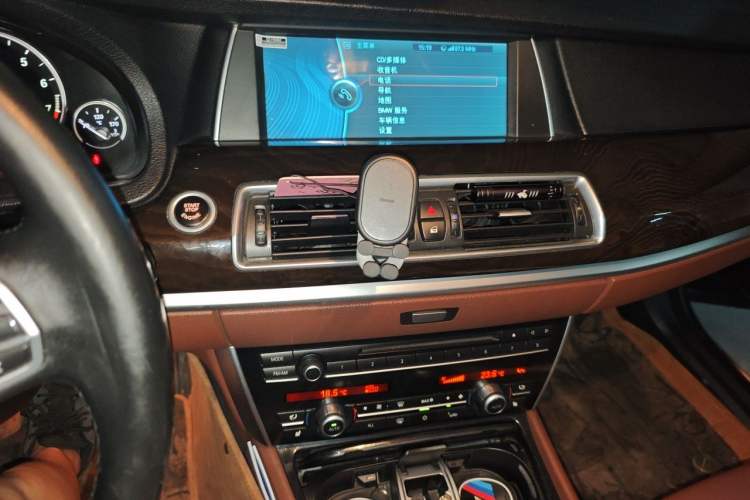 Used BMW 5 Series GT 2010 535i Leading Model Audio And AC Panel