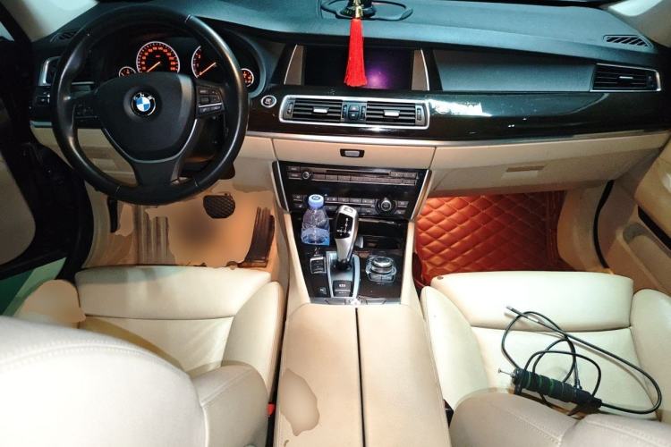 Used BMW 5 Series GT 2010 535i Leading Model Center Console