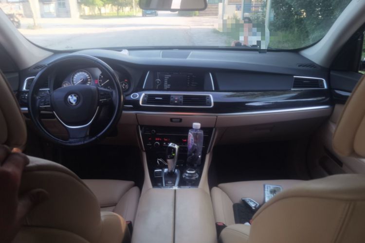 Used BMW 5 Series GT 2010 535i Luxury Edition Center Console