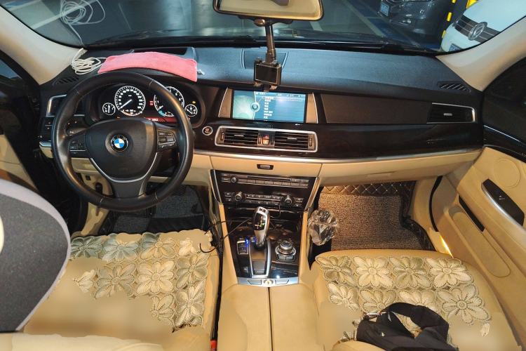 Used BMW 5 Series GT 2010 535i Luxury Edition Center Console