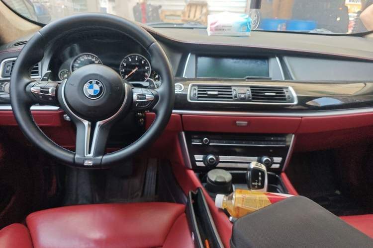 Used BMW 5 Series GT 2010 535i Leading Model Center Console