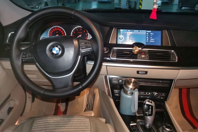 Used BMW 5 Series GT 2010 535i Leading Model Center Console