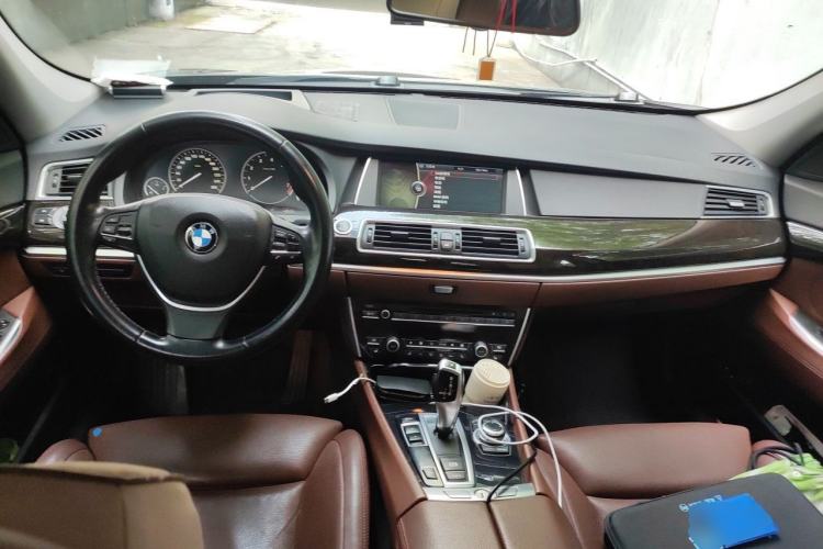 Used BMW 5 Series GT 2010 535i Luxury Edition Center Console