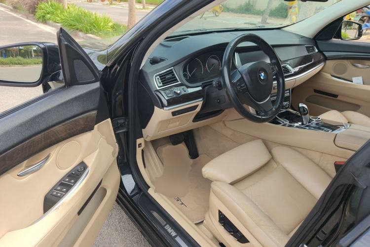 Used BMW 5 Series GT 2010 535i Luxury Edition Driver Seat