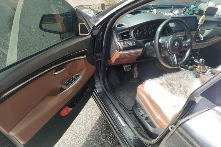 Used BMW 5 Series GT 2010 535i Luxury Edition Driver Seat
