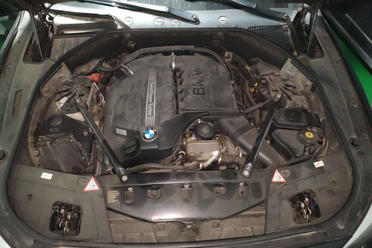 Used BMW 5 Series GT 2010 535i Leading Model Engine Bay