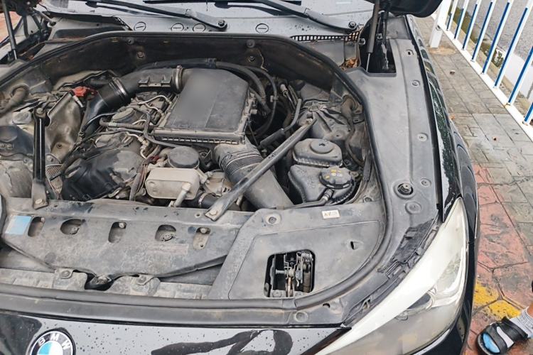 Used BMW 5 Series GT 2010 535i Luxury Edition Engine Bay Left