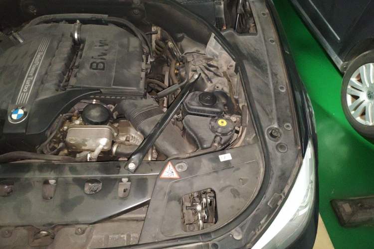 Used BMW 5 Series GT 2010 535i Leading Model Engine Bay Left