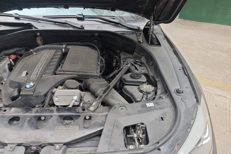 Used BMW 5 Series GT 2010 535i Luxury Edition Engine Bay Left