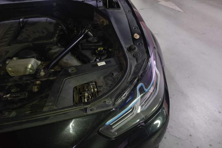 Used BMW 5 Series GT 2010 535i Leading Model Engine Bay Left