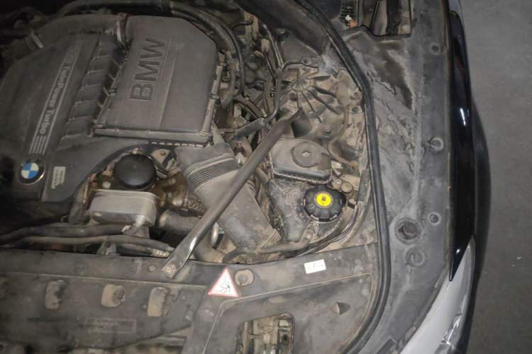 Used BMW 5 Series GT 2010 535i Leading Model Engine Bay Left