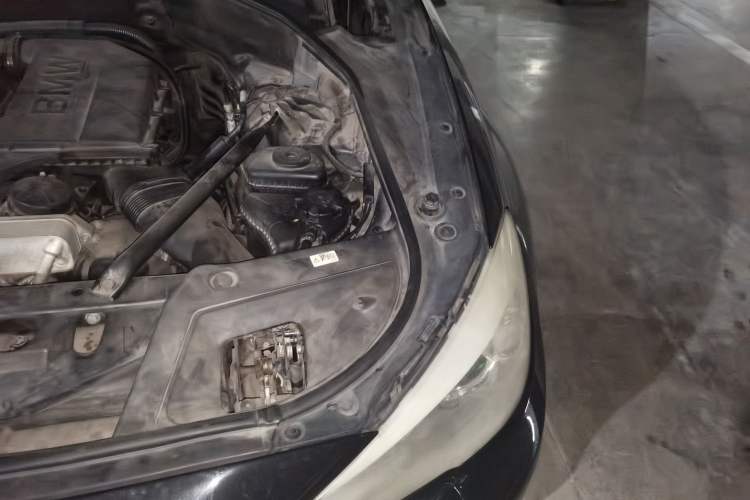 Used BMW 5 Series GT 2010 535i Leading Model Engine Bay Left