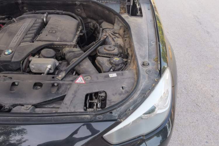 Used BMW 5 Series GT 2010 535i Luxury Edition Engine Bay Left