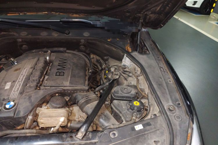 Used BMW 5 Series GT 2010 535i Luxury Edition Engine Bay Left