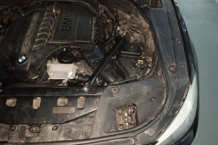 Used BMW 5 Series GT 2010 535i Leading Model Engine Bay Left
