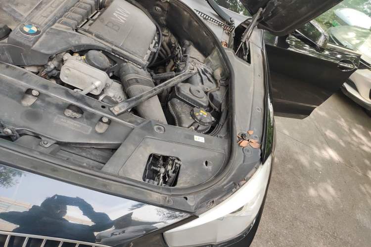 Used BMW 5 Series GT 2010 535i Luxury Edition Engine Bay Left