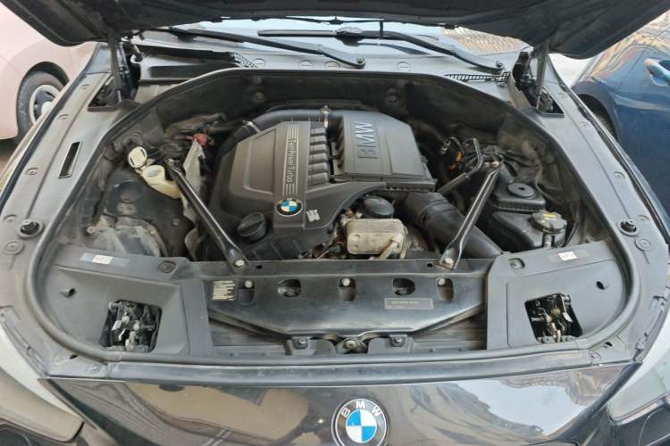 Used BMW 5 Series GT 2010 535i Leading Model Engine Bay