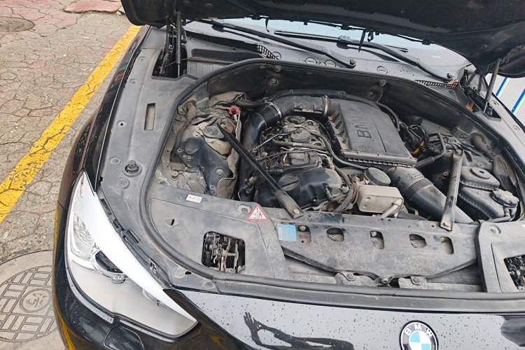 Used BMW 5 Series GT 2010 535i Luxury Edition Engine Bay Right