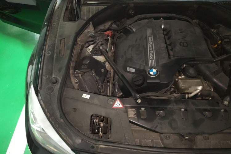 Used BMW 5 Series GT 2010 535i Leading Model Engine Bay Right