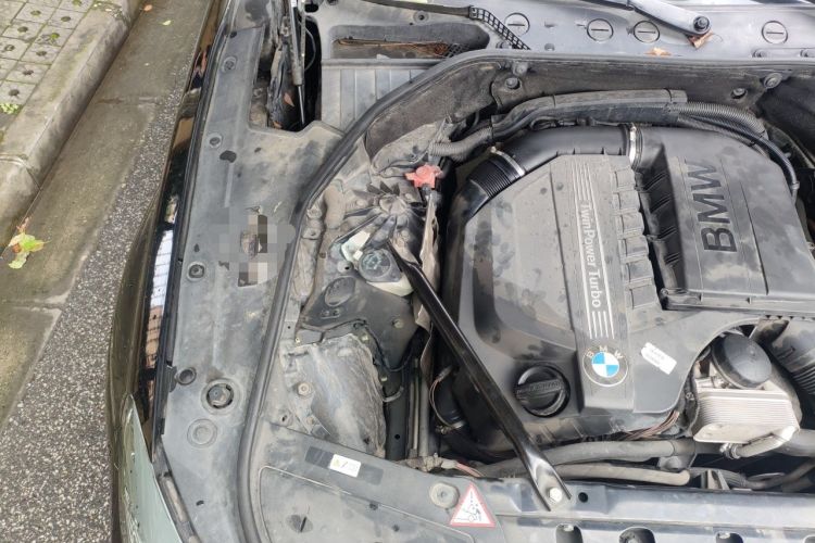 Used BMW 5 Series GT 2010 535i Luxury Edition Engine Bay Right