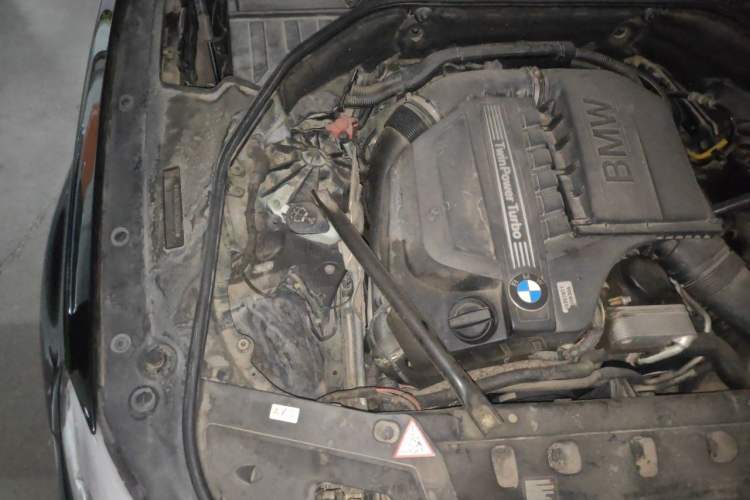 Used BMW 5 Series GT 2010 535i Leading Model Engine Bay Right