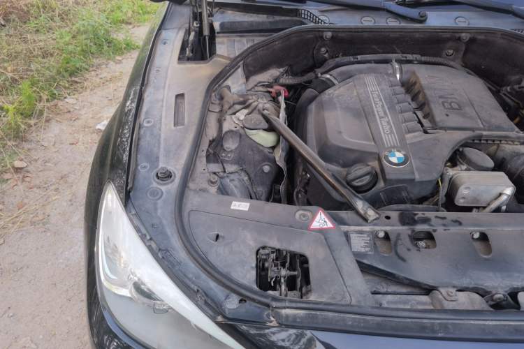 Used BMW 5 Series GT 2010 535i Luxury Edition Engine Bay Right
