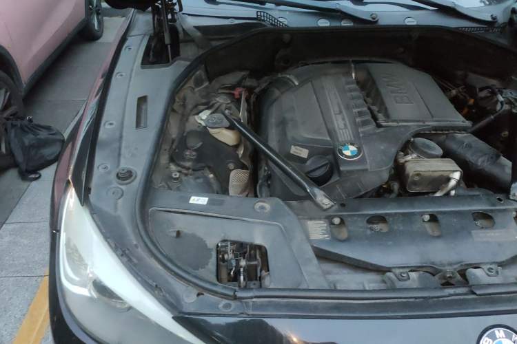 Used BMW 5 Series GT 2010 535i Leading Model Engine Bay Right