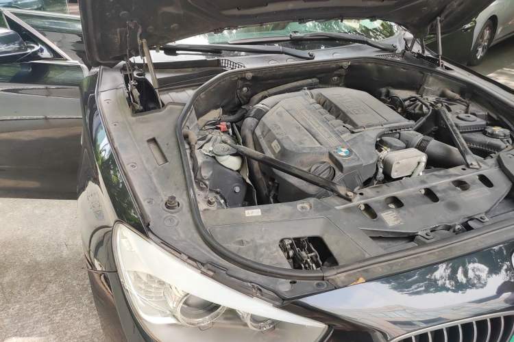 Used BMW 5 Series GT 2010 535i Luxury Edition Engine Bay Right