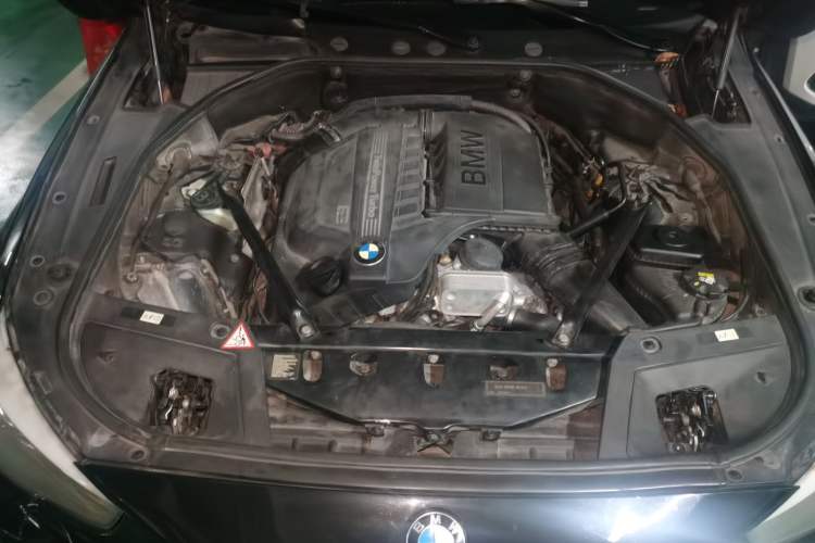 Used BMW 5 Series GT 2010 535i Leading Model Engine Bay