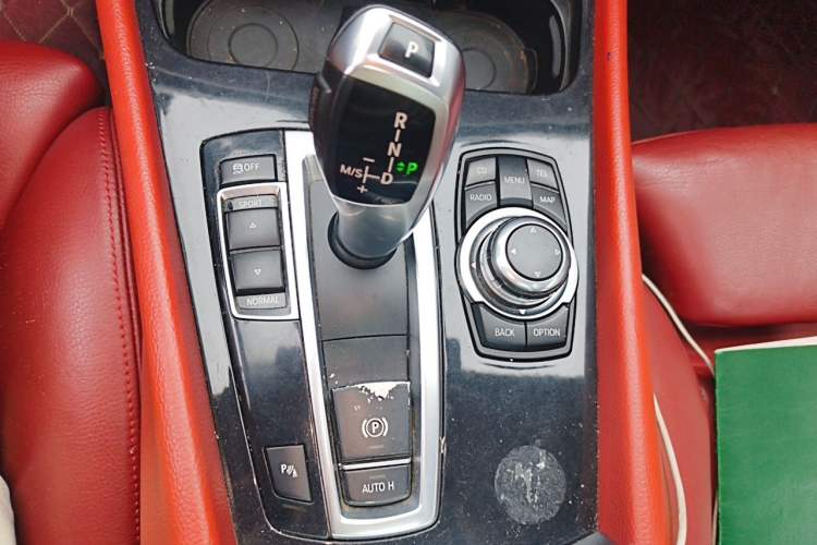 Used BMW 5 Series GT 2010 535i Luxury Edition Gear Lever