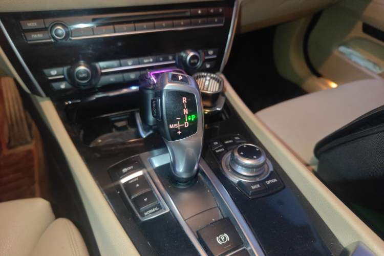 Used BMW 5 Series GT 2010 535i Leading Model Gear Lever