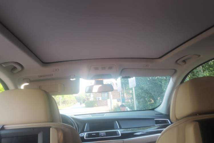 Used BMW 5 Series GT 2010 535i Luxury Edition Headliner