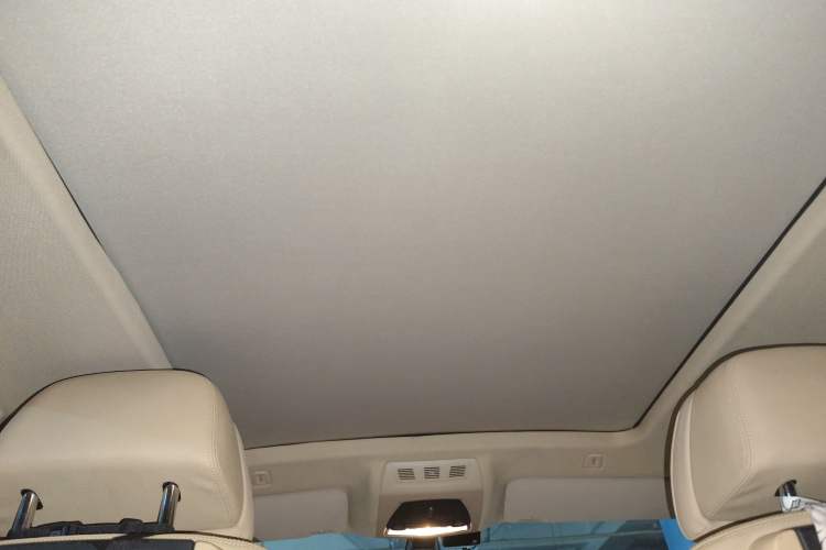 Used BMW 5 Series GT 2010 535i Luxury Edition Headliner
