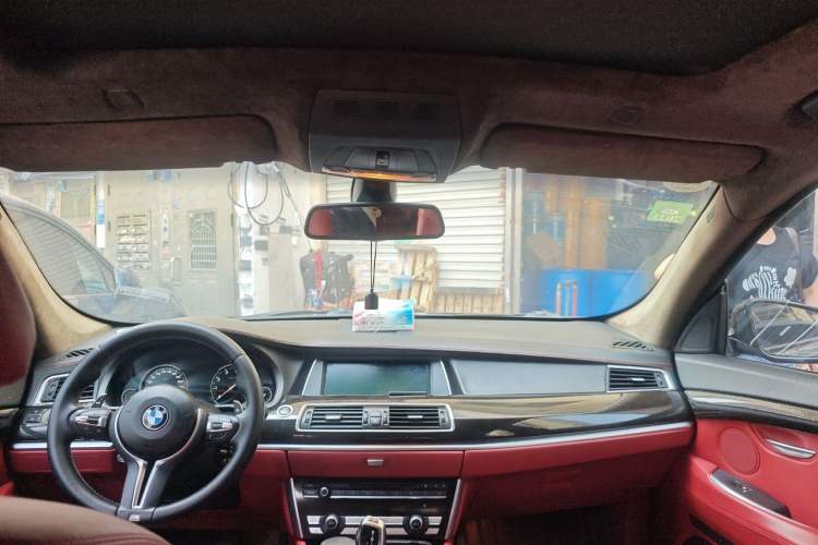 Used BMW 5 Series GT 2010 535i Leading Model Headliner
