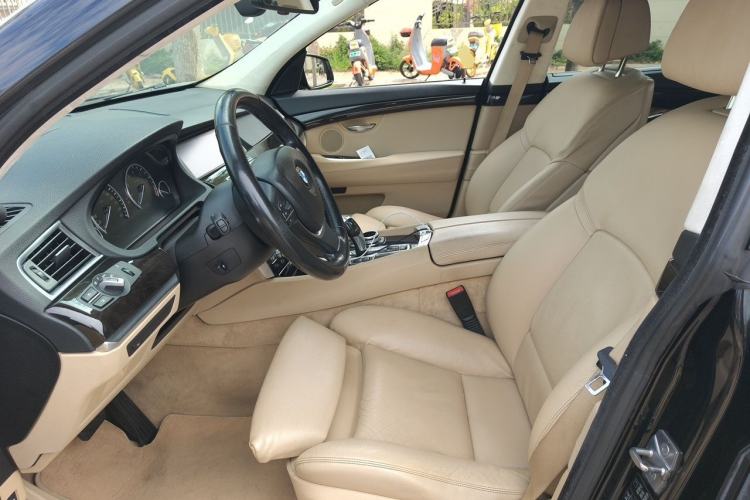Used BMW 5 Series GT 2010 535i Luxury Edition Left Front Seat