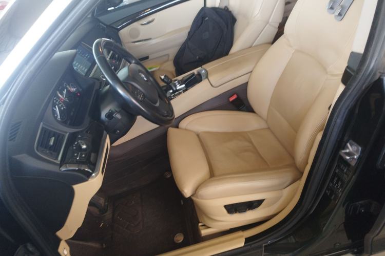 Used BMW 5 Series GT 2010 535i Luxury Edition Left Front Seat