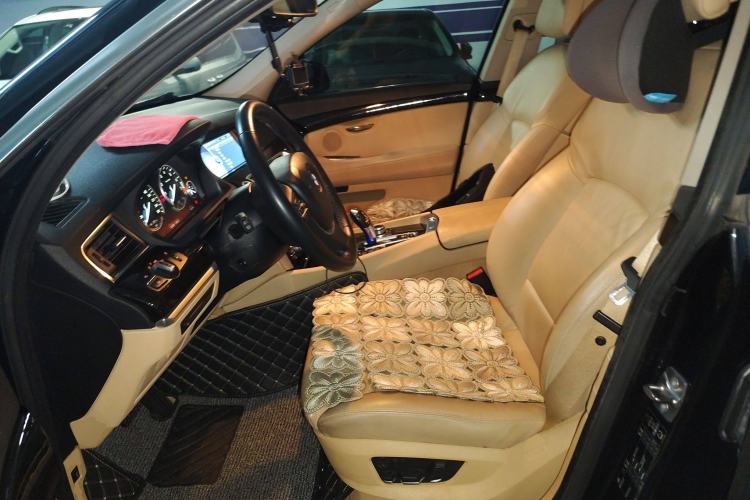 Used BMW 5 Series GT 2010 535i Luxury Edition Left Front Seat
