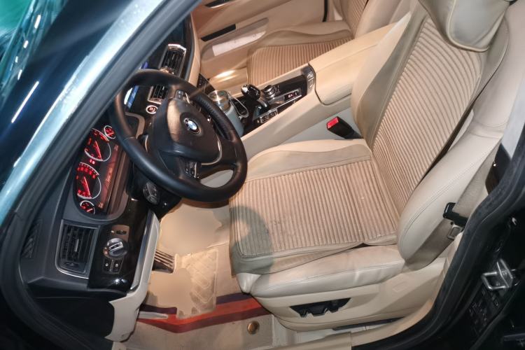 Used BMW 5 Series GT 2010 535i Leading Model Left Front Seat