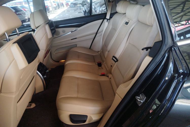 Used BMW 5 Series GT 2010 535i Luxury Edition Left Rear Seat