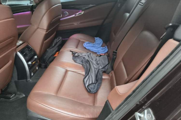 Used BMW 5 Series GT 2010 535i Leading Model Left Rear Seat