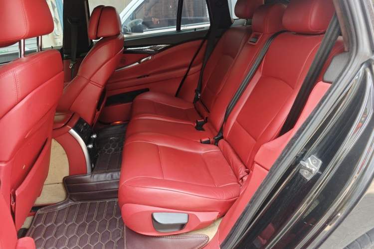 Used BMW 5 Series GT 2010 535i Leading Model Left Rear Seat